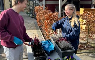 Hospiz Salzgitter - Blumen pflanzen