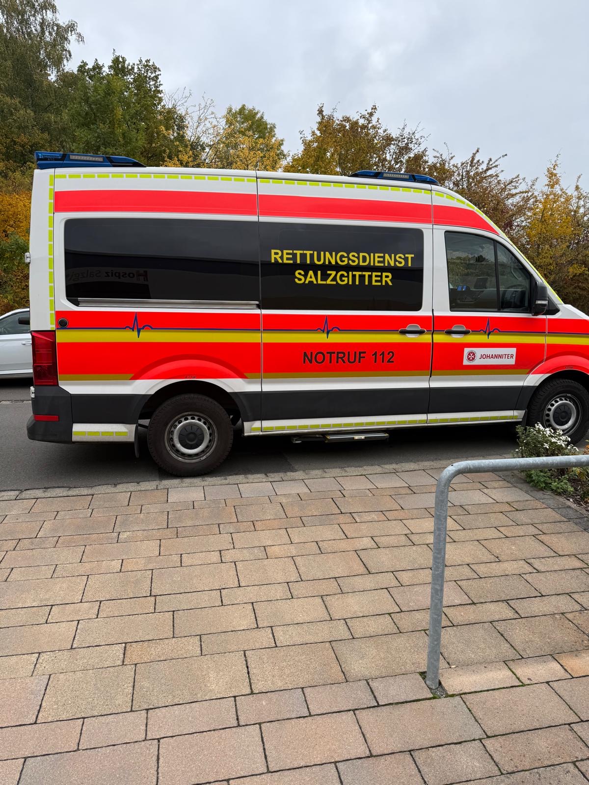 Wunsch-Ambulanz der Johanniter steht vor dem Hospiz Wunsch-Ambulanz der Johanniter steht vor dem Hospiz